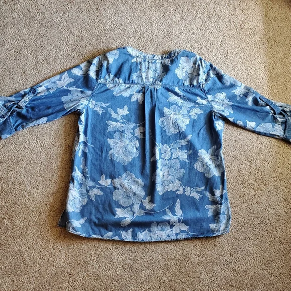 Chico's Soft Chambray 3/4 Rollup Sleeves Blue and White Floral Print Size Large - Picture 2 of 10